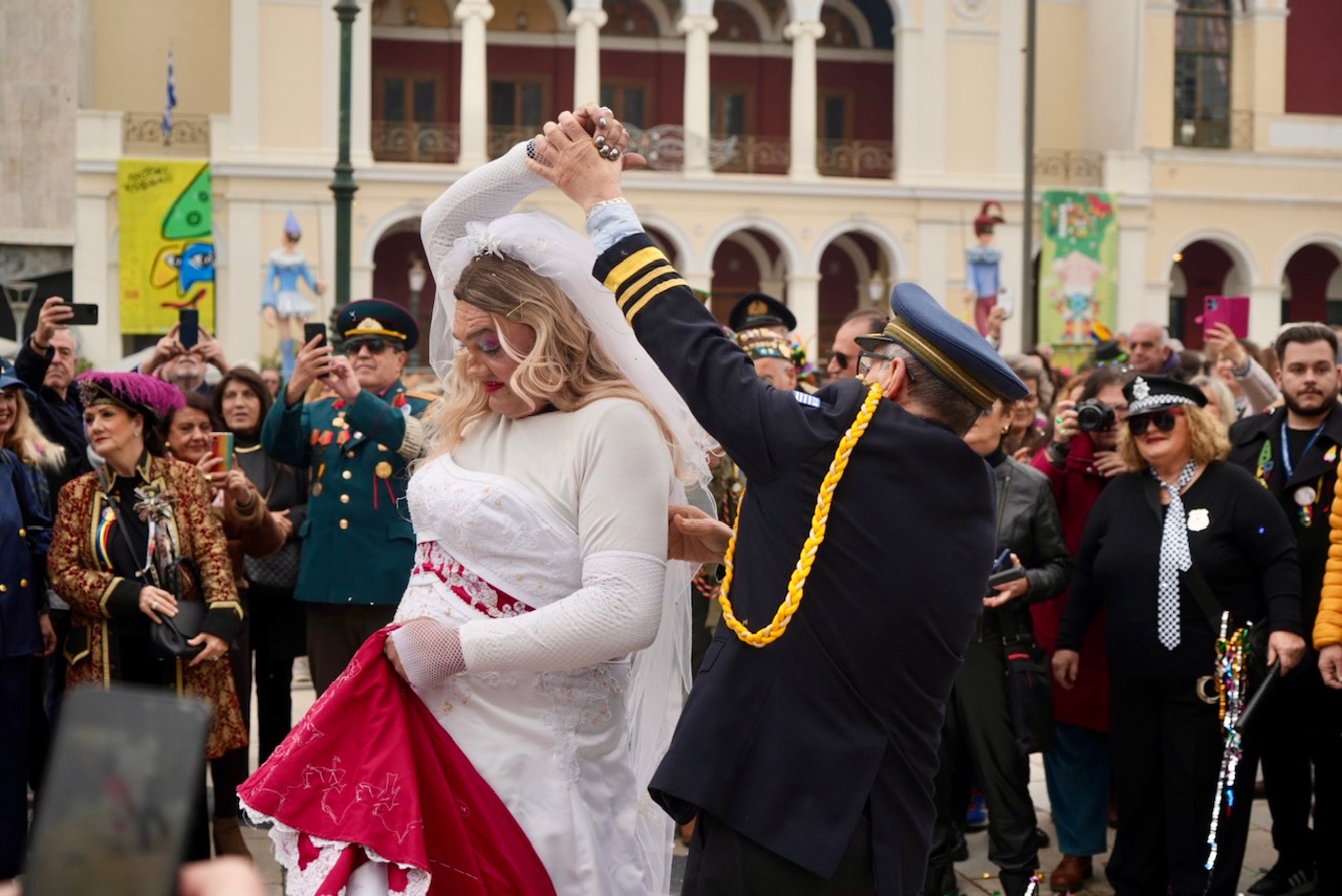 Τσικνοπέμπτη στην Πάτρα: Το κέντρο «πήρε φωτιά» με Βαλκανικούς ρυθμούς ΦΩΤΟΡΕΠΟΡΤΑΖ