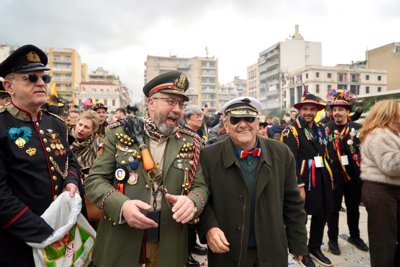 Τσικνοπέμπτη στην Πάτρα: Το κέντρο «πήρε φωτιά» με Βαλκανικούς ρυθμούς ΦΩΤΟΡΕΠΟΡΤΑΖ