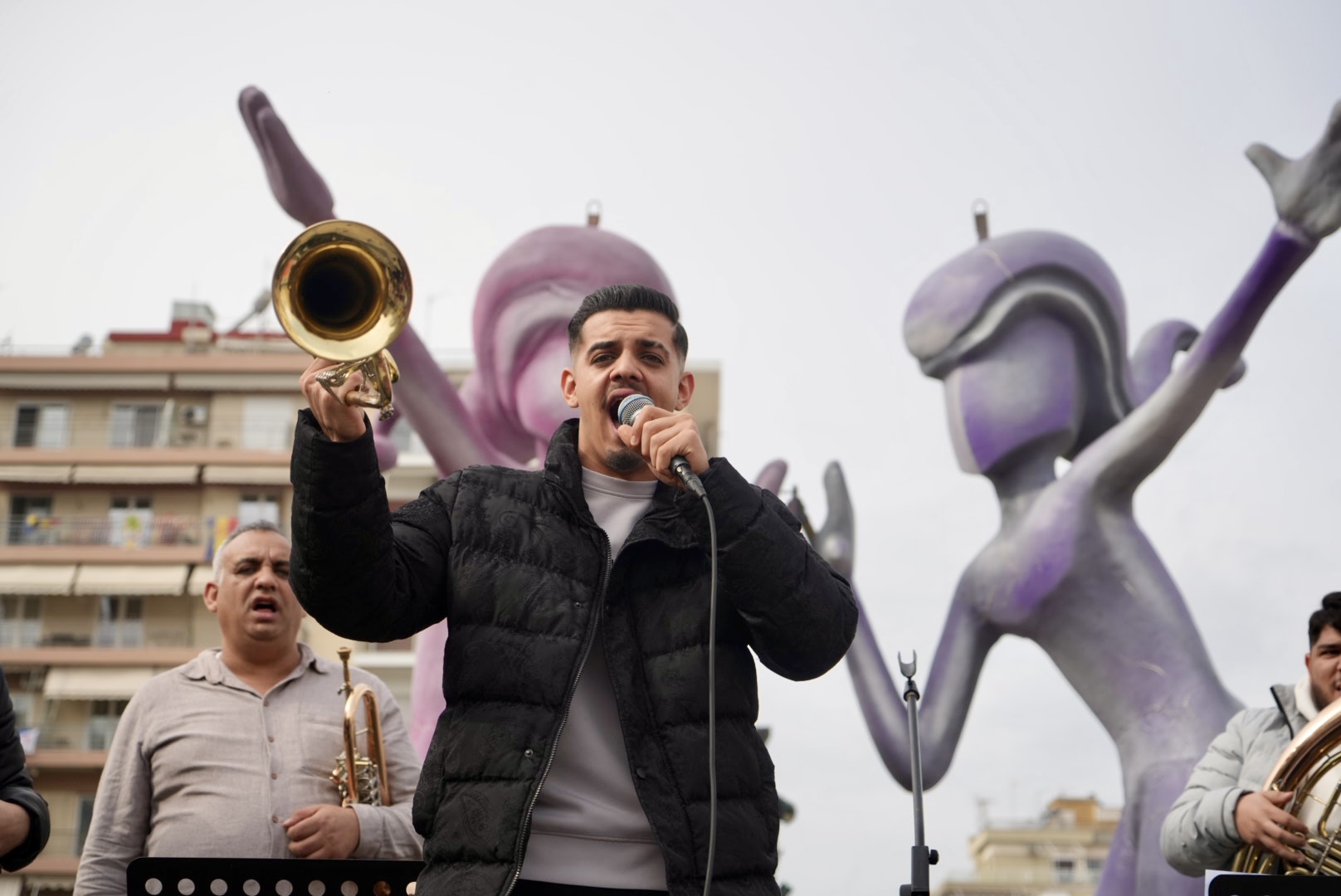 Τσικνοπέμπτη στην Πάτρα: Το κέντρο «πήρε φωτιά» με Βαλκανικούς ρυθμούς ΦΩΤΟΡΕΠΟΡΤΑΖ