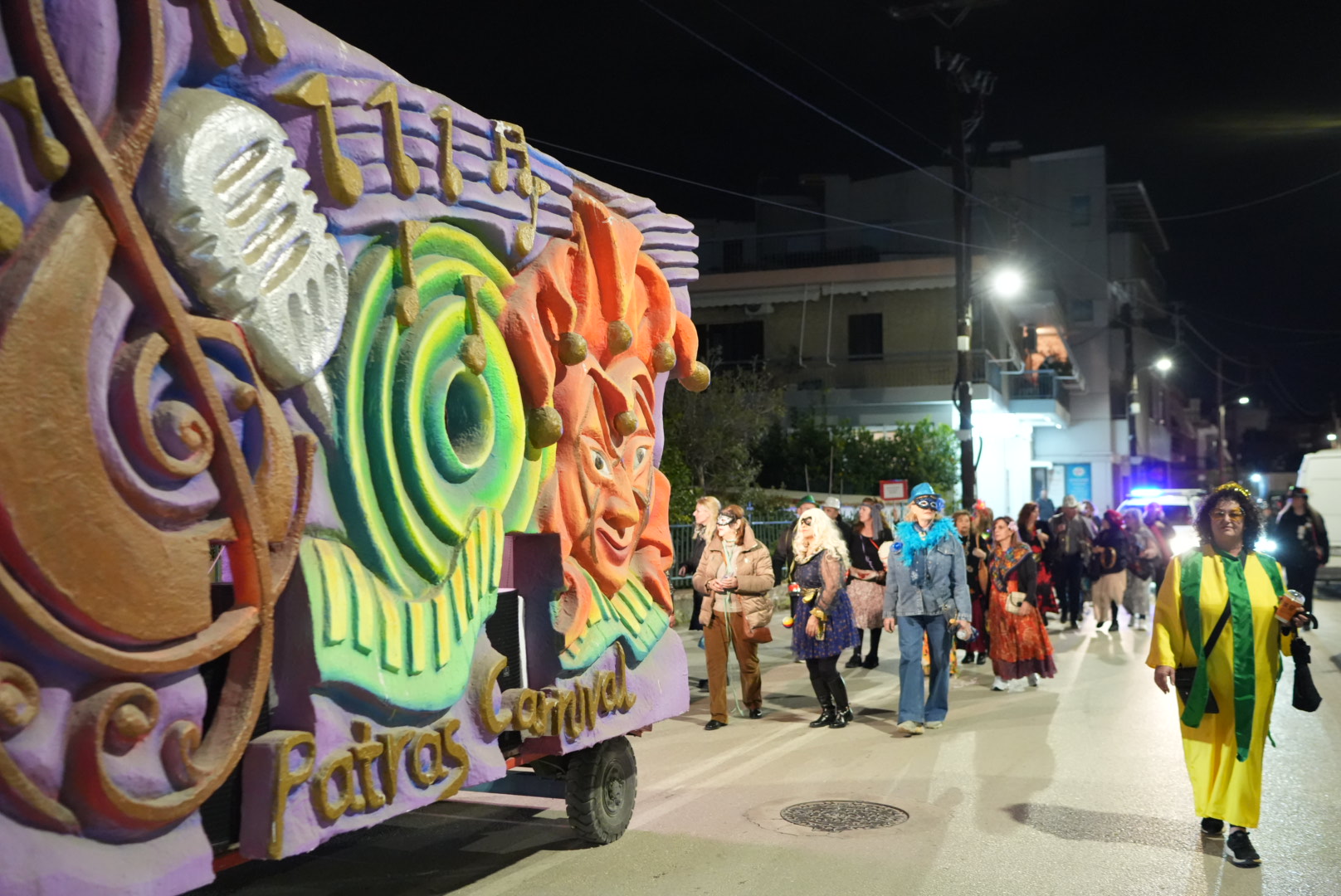 Παρέλασαν και Καρναβαλοπάντρεψαν τη νύφη στο Νότιο Διαμέρισμα Πάτρας ΦΩΤΟ