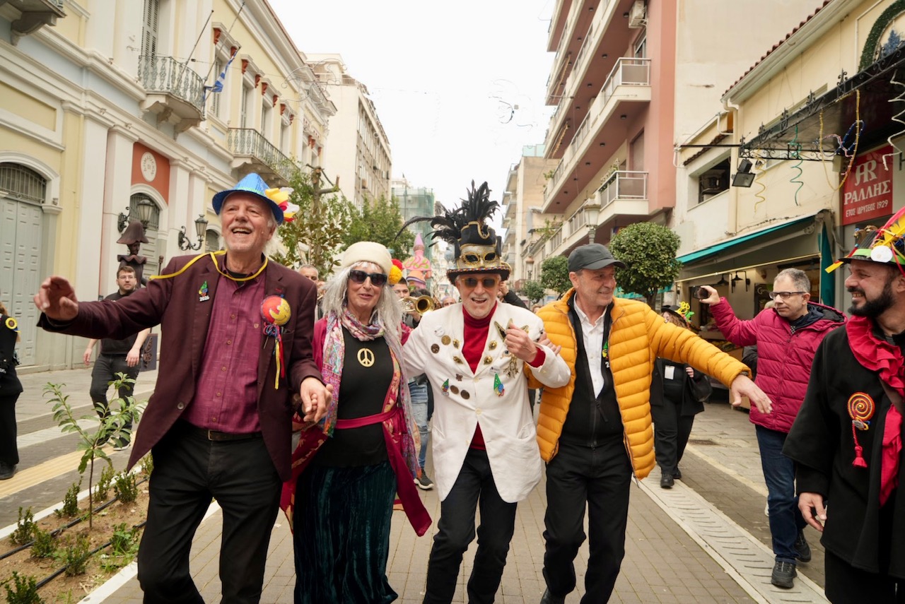 Τσικνοπέμπτη στην Πάτρα: Το κέντρο «πήρε φωτιά» με Βαλκανικούς ρυθμούς ΦΩΤΟΡΕΠΟΡΤΑΖ