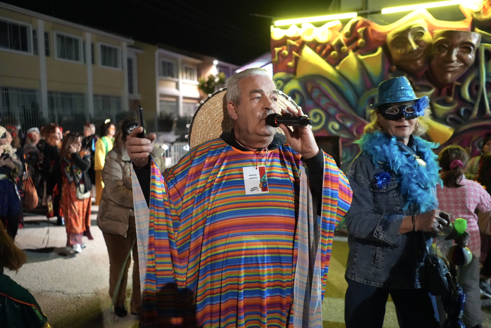 Παρέλασαν και Καρναβαλοπάντρεψαν τη νύφη στο Νότιο Διαμέρισμα Πάτρας ΦΩΤΟ