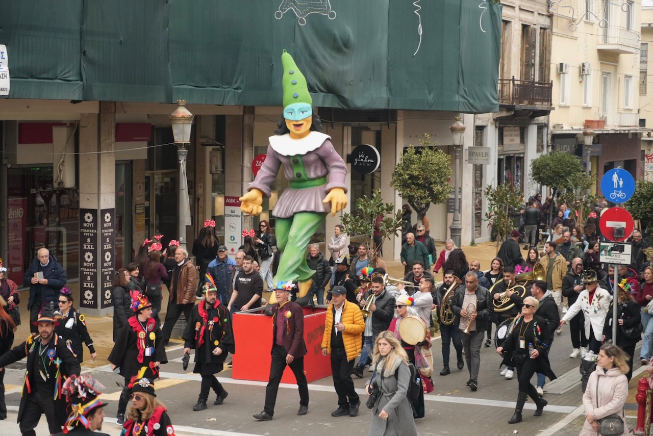 Τσικνοπέμπτη στην Πάτρα: Το κέντρο «πήρε φωτιά» με Βαλκανικούς ρυθμούς ΦΩΤΟΡΕΠΟΡΤΑΖ