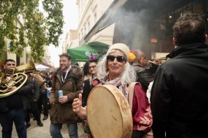 Τσικνοπέμπτη στην Πάτρα: Το κέντρο «πήρε φωτιά» με Βαλκανικούς ρυθμούς ΦΩΤΟΡΕΠΟΡΤΑΖ