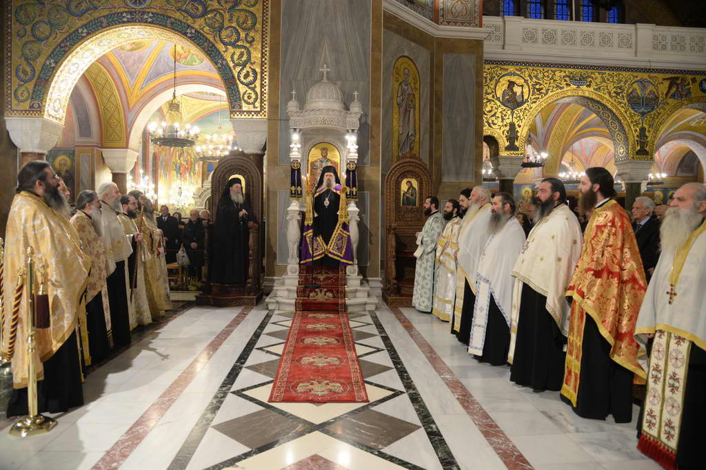 Σε κατανυκτικὸ κλίμα Α' Εσπερινός στην Πάτρα ΦΩΤΟ