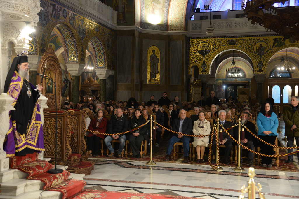 Σε κατανυκτικὸ κλίμα Α' Εσπερινός στην Πάτρα ΦΩΤΟ