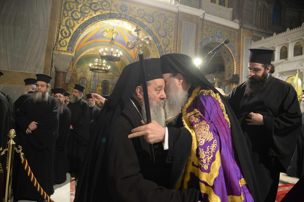 Σε κατανυκτικὸ κλίμα Α' Εσπερινός στην Πάτρα ΦΩΤΟ