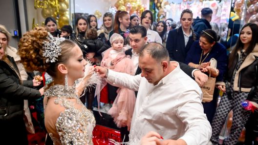 Βασιλικά γενέθλια... για τη μικρή Μιχαέλα στα Τσιγγάνικα της Αχαγιάς ΒΙΝΤΕΟ - ΦΩΤΟ