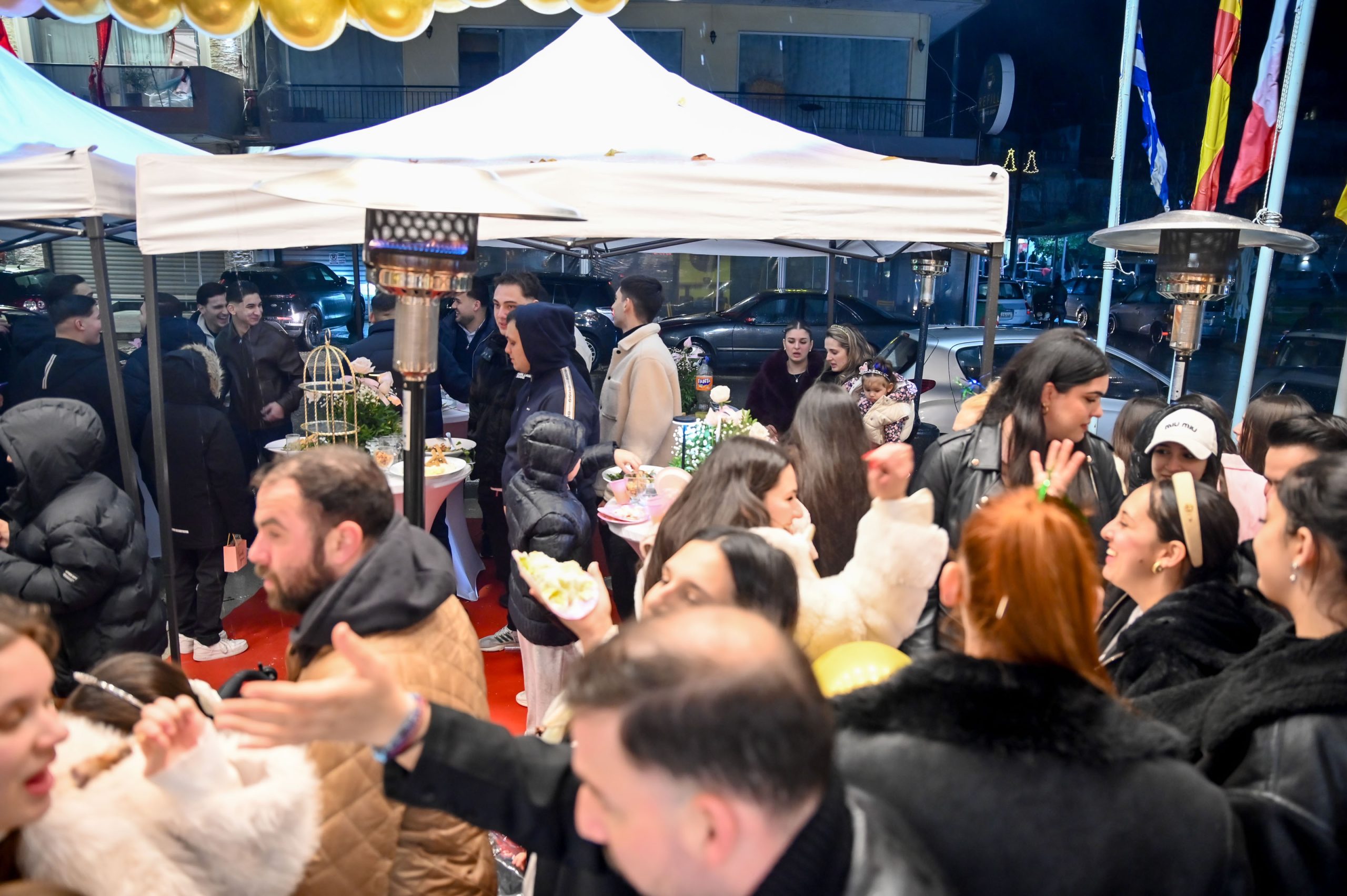 Βασιλικά γενέθλια... για τη μικρή Μιχαέλα στα Τσιγγάνικα της Αχαγιάς ΒΙΝΤΕΟ - ΦΩΤΟ