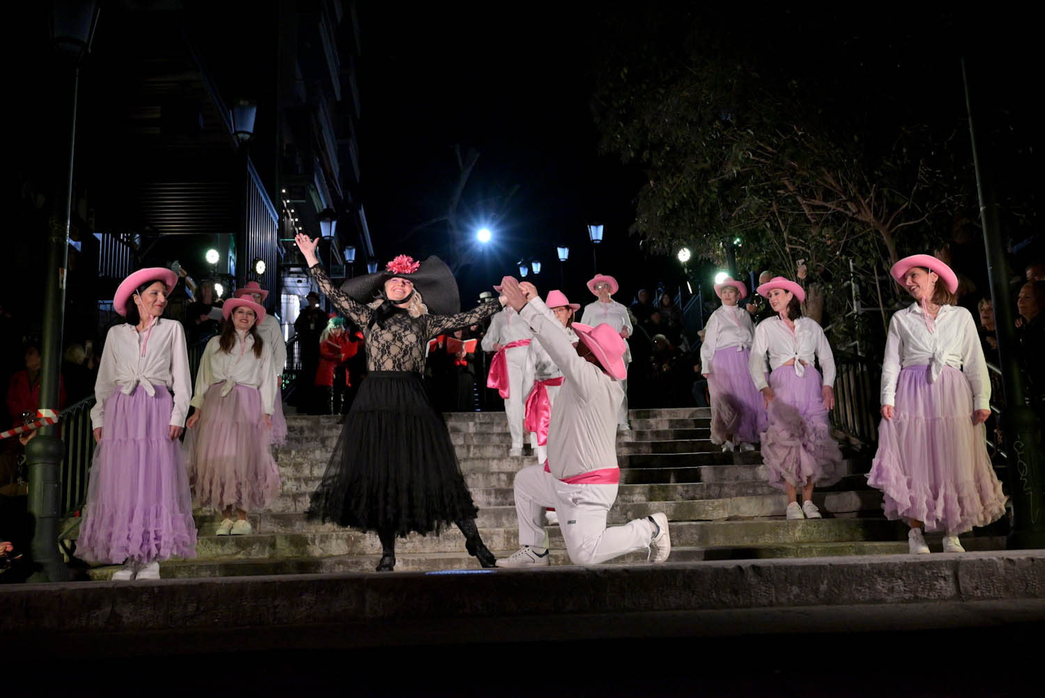 Η μουσικοχορευτική εκδήλωση «Χοροί και Τραγούδια του Καιρού» από τις ΣφήγΚΕΣ στις ιστορικές σκάλες ΦΩΤΟ