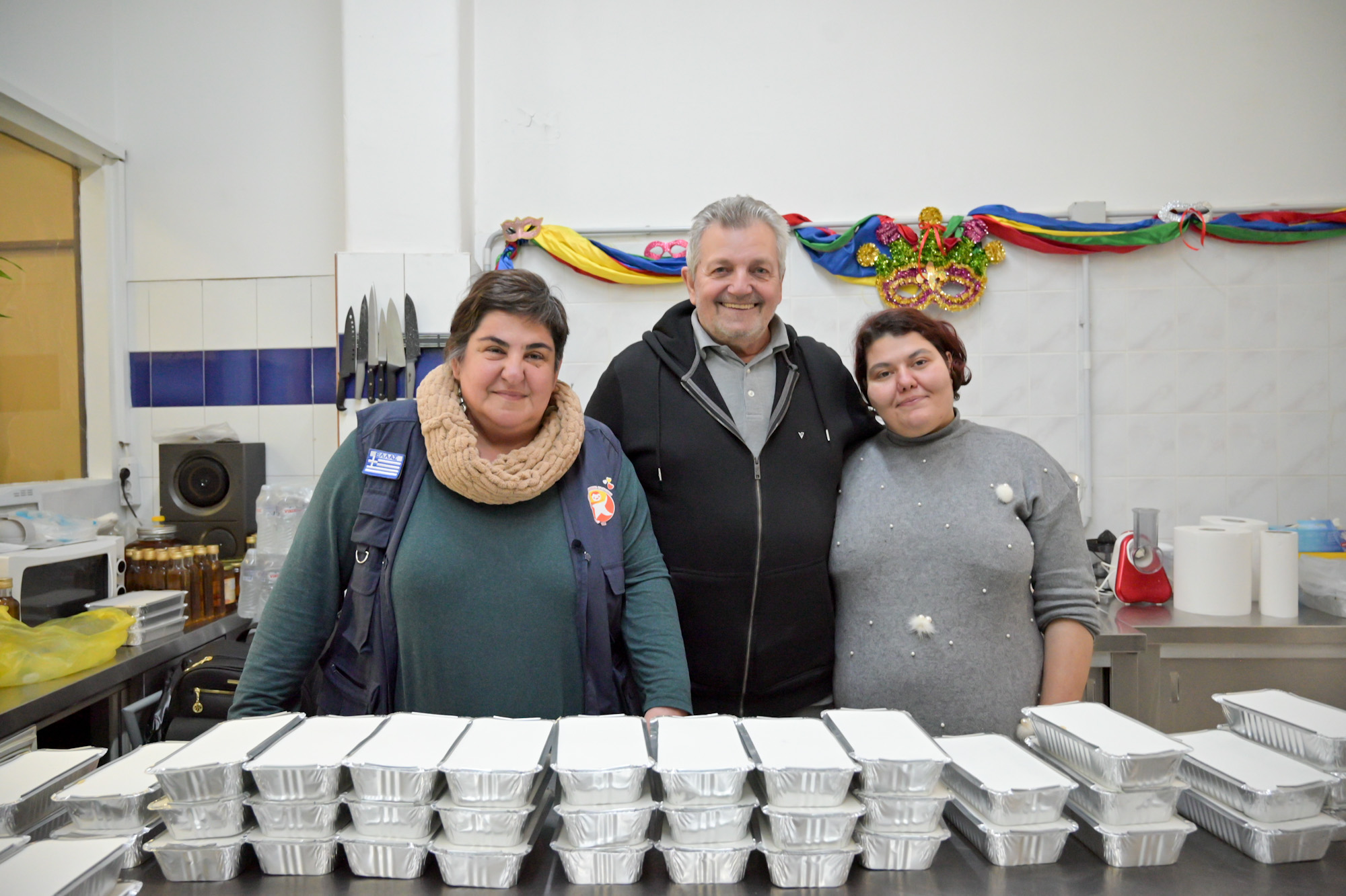 Δημοσιογράφοι της Πάτρας μαγείρεψαν για οικογένειες με παιδιά ΦΩΤΟ