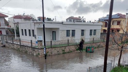 Αιτωλοακαρνανία: «Βυθίστηκε» στην βροχή το Νεοχώρι και οι κάτοικοι έτρεχαν να μην πνιγούν! ΑΠΙΣΤΕΥΤΕΣ ΦΩΤΟ