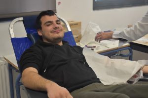 Μαθητές και καθηγητές του Λυκείου Δεμενίκων σε αιμοδοσία...καρδιάς ΦΩΤο 37 Μαθητές και καθηγητές του Λυκείου Δεμενίκων σε αιμοδοσία...καρδιάς ΦΩΤο