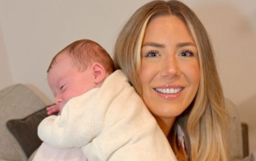 Βρετανία: Ιστορική γέννα με μωρό από μεταμόσχευση μήτρας νεκρής μητέρας 26 Βρετανία: Ιστορική γέννα με μωρό από μεταμόσχευση μήτρας νεκρής μητέρας