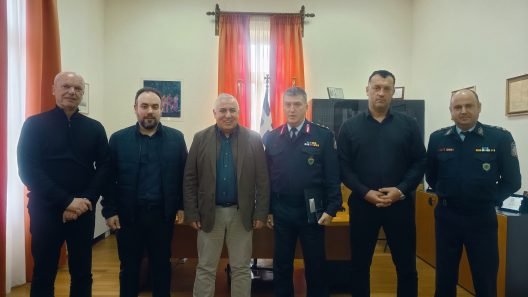 Αίγιο: Συνάντηση του Δημάρχου με την τοπική ΕΛ.ΑΣ. για καλύτερη ασφάλεια ΦΩΤΟ