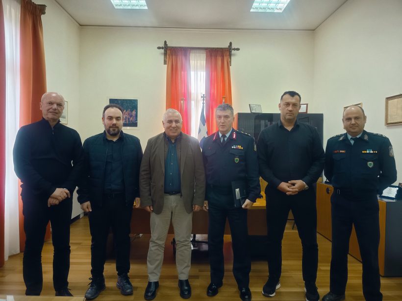 Αίγιο: Συνάντηση του Δημάρχου με την τοπική ΕΛ.ΑΣ. για καλύτερη ασφάλεια ΦΩΤΟ