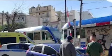 Πάτρα: Σύγκρουση αυτοκινήτου με αμαξοστοιχία του Προαστιακού ΦΩΤΟ