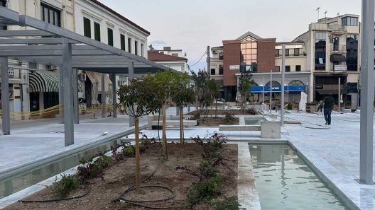 Αίγιο: «Μόστρα» η νέα κεντρική Πλατεία, βρωμάει και απειλεί την Δημόσια Υγεία ΦΩΤΟ