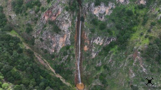 Αχαΐα: Σπάνιο καιρικό φαινόμενο στην Παναγοπούλα - Ο καταρράκτης στον «Ψηλόβραχο» ΒΙΝΤΕΟ