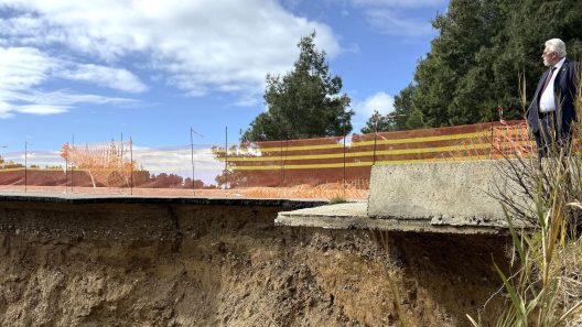 Ηλεία: Κατέρρευσε ο δρόμος προς την Μονάδα Απορριμμάτων Τριανταφυλλιάς ΦΩΤΟ