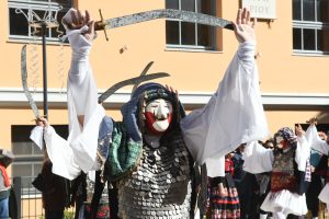 «Πλημμύρισε» παραδοσιακές φορεσιές και δρώμενα η πρωτεύουσα του Καρναβαλιού ΦΩΤΟΡΕΠΟΡΤΑΖ 55 «Πλημμύρισε» παραδοσιακές φορεσιές και δρώμενα η πρωτεύουσα του Καρναβαλιού ΦΩΤΟΡΕΠΟΡΤΑΖ