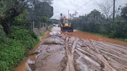 Μεσσηνία: Κατολισθήσεις και πλημμυρισμένοι δρόμοι από την ισχυρή βροχόπτωση ΦΩΤΟ