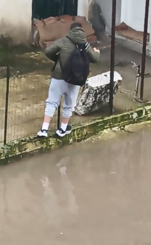 Αιτωλοακαρνανία: «Βυθίστηκε» στην βροχή το Νεοχώρι και οι κάτοικοι έτρεχαν να μην πνιγούν! ΑΠΙΣΤΕΥΤΕΣ ΦΩΤΟ