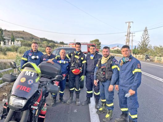 Δωρεά σωστικών σωσιβίων και εκπαιδευτικού γιλέκου στους Εθελοντές Πυροσβέστες της Αχαΐας ΦΩΤΟ