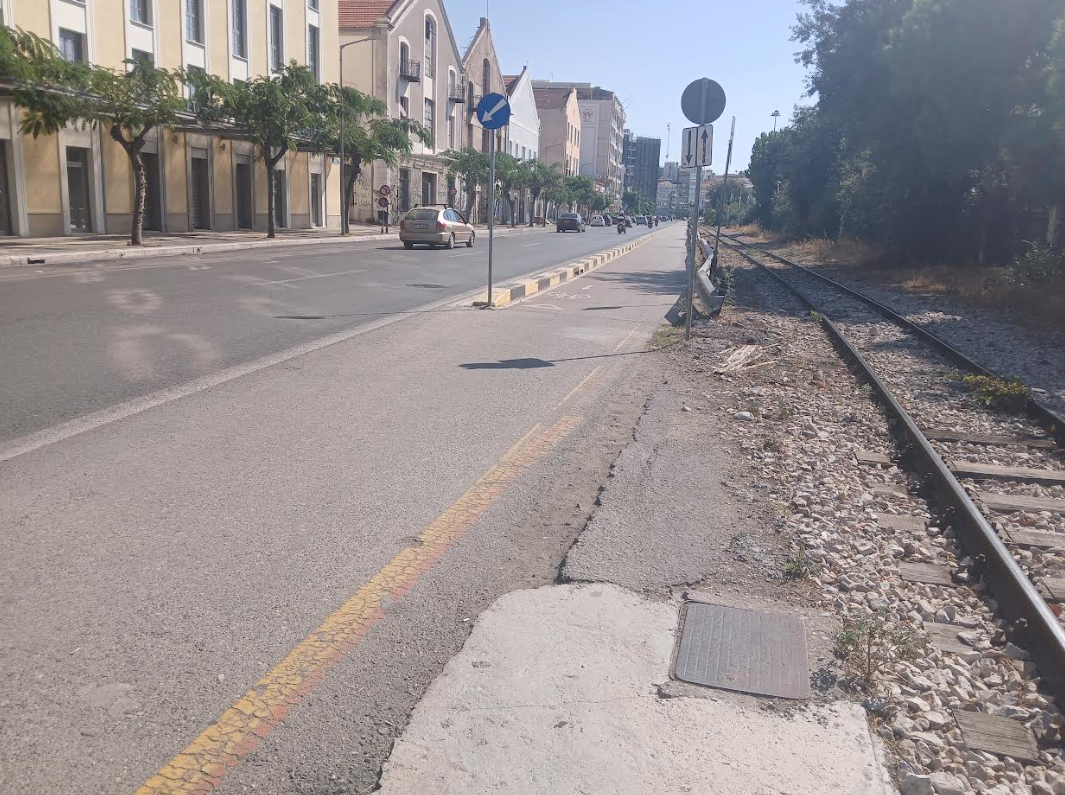 Πάτρα: Επικίνδυνος ο Ποδηλατόδρομος δίπλα στο τρένο - Πέφτει ο κόσμος - Αυτοψία του Patrapress.gr ΦΩΤΟ