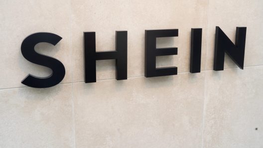 Shein: Έρευνα σε βάρος της για προϊόντα με παιδικά χαρακτηριστικά σεξουαλικού περιεχομένου