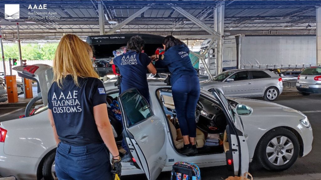 Πάτρα: «Λαβράκι» έβγαλε το Τελωνείο - Με XRay τελευταίας γενιάς εντόπισε χιλιάδες λαθραία ΦΩΤΟ 30 Πάτρα: «Λαβράκι» έβγαλε το Τελωνείο - Με XRay τελευταίας γενιάς εντόπισε χιλιάδες λαθραία ΦΩΤΟ