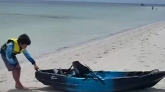 Δεκατριάχρονος κολύμπησε επί ώρες σε θάλασσα με καρχαρίες για την...οικογένεια του!