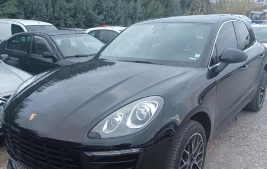 Eνα από τα κατασχεθέντα πολυτελή αυτοκίνητα του κυκλώματος