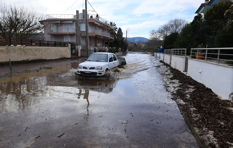 Λάρισα: Υπερχείλισε ο Πηνειός, πλημμύρισαν αγροτικές εκτάσεις ΒΙΝΤΕΟ ΦΩΤΟ