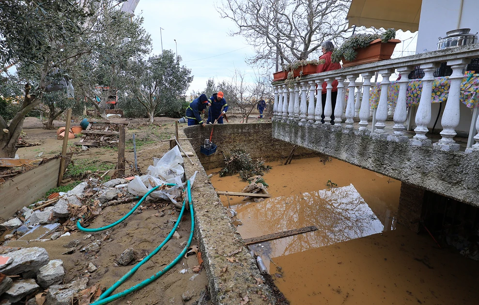 Λάρισα: Υπερχείλισε ο Πηνειός, πλημμύρισαν αγροτικές εκτάσεις ΒΙΝΤΕΟ ΦΩΤΟ
