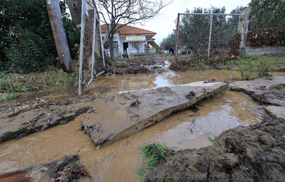 Λάρισα: Υπερχείλισε ο Πηνειός, πλημμύρισαν αγροτικές εκτάσεις ΒΙΝΤΕΟ ΦΩΤΟ