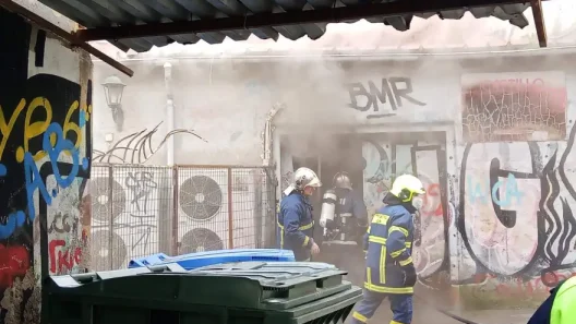 Αγρίνιο: Φωτιά σε κατάστημα υποδημάτων ΒΙΝΤΕΟ ΦΩΤΟ