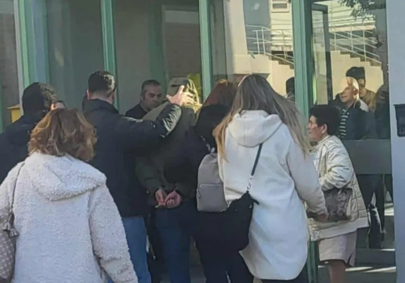 Αίγιο - Πυροβολισμοί ανηλίκων: Στο Patrapress.gr η απολογία του 46χρονου, οι ισχυρισμοί που δεν έπεισαν την Ανακρίτρια