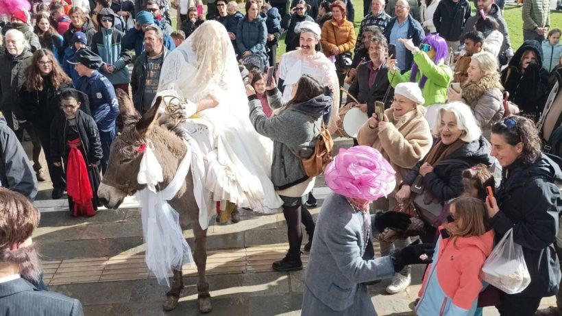 Παραδοσιακός «Γαϊδουρόγαμος» στα Καλάβρυτα ΦΩΤΟ