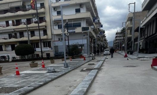 Αίγιο: Αναπλάσσεται το κέντρο τη πόλης, με αστοχίες και καθυστερήσεις ΦΩΤΟ