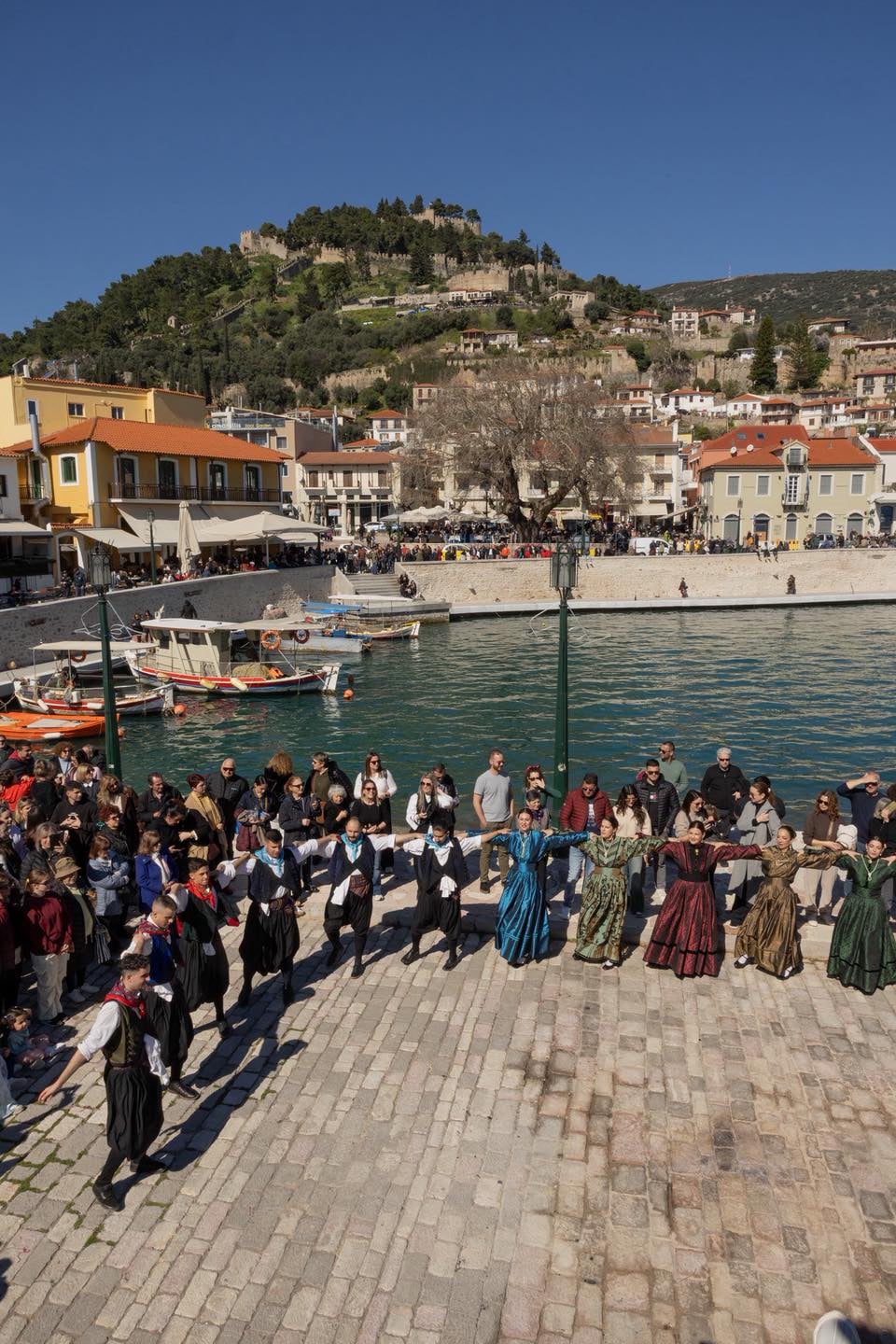 Πλήθος κόσμου και το τριήμερο της Αποκριάς στη Ναύπακτο ΦΩΤΟ 33 Πλήθος κόσμου και το τριήμερο της Αποκριάς στη Ναύπακτο ΦΩΤΟ