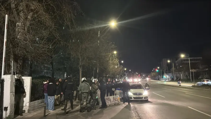ΑΠΘ: Μεγάλη επιχείρηση της ΕΛΑΣ στην Πολυτεχνική Σχολή, με δεκάδες συλλήψεις ΦΩΤΟ