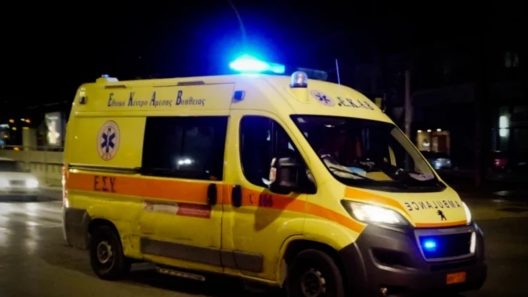 Πάτρα: Σύγκρουση ΙΧ με δίκυκλο, στο νοσοκομείο μητέρα και γιος