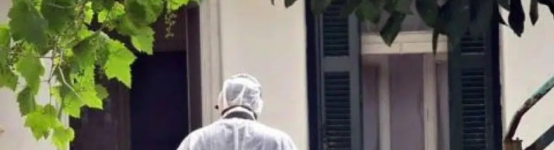Οι σοροί των δυο γυναικών βρέθηκαν η μια δίπλα στην άλλη