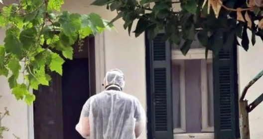 Πάτρα: Επί ημέρες νεκρές οι δυο αδελφές μέσα στο σπίτι τους 25 Οι σοροί των δυο γυναικών βρέθηκαν η μια δίπλα στην άλλη