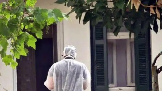 Οι σοροί των δυο γυναικών βρέθηκαν η μια δίπλα στην άλλη