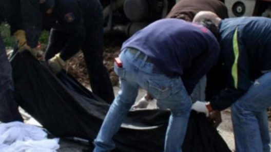 Σορός σε ρέμα στη Νέα Πέραμο, ανέλαβε το Ανθρωποκτονιών