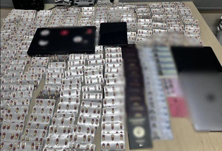 ΕΛΑΣ: Εξαρθρώθηκε κύκλωμα παράνομης διακίνησης χιλιάδων φαρμάκων ΦΩΤΟ 25 ΕΛΑΣ: Εξαρθρώθηκε κύκλωμα παράνομης διακίνησης χιλιάδων φαρμάκων ΦΩΤΟ