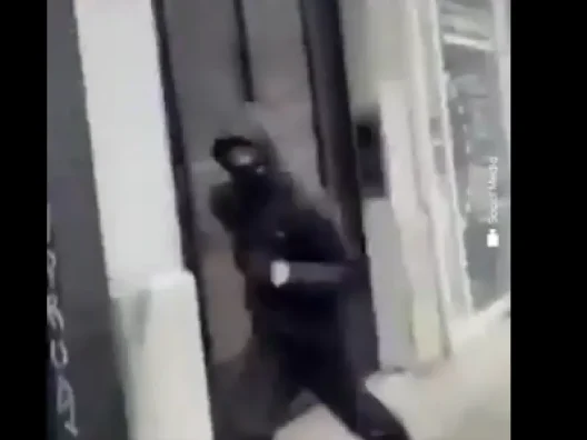 Γαλλία: Τραυματίες, αναμεσά τους και 5χρονος, σε επίθεση με χειροβομβίδα ΒΙΝΤΕΟ