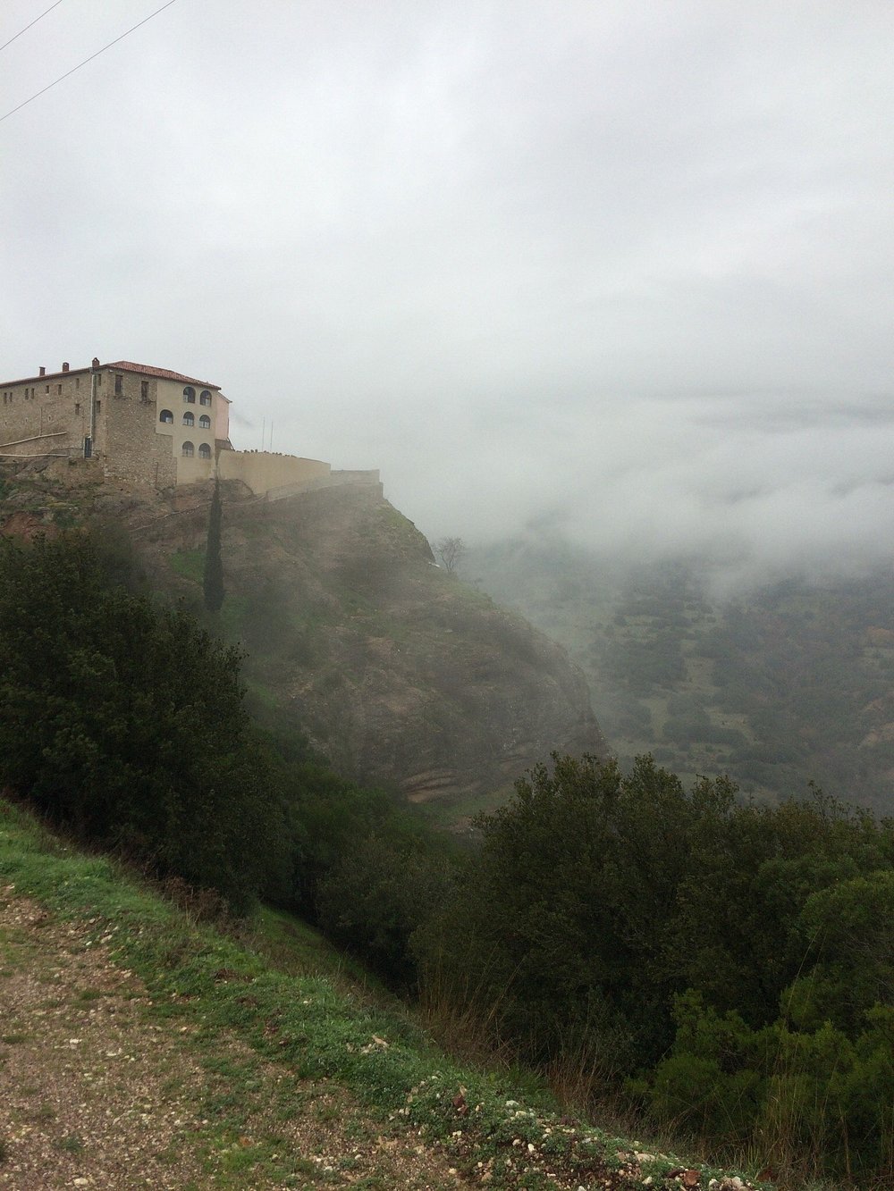 Αχαΐα: Κίνδυνος σε δρόμο έκλεισε την Ιερά Μονή Μακελλαριάς ΦΩΤΟ